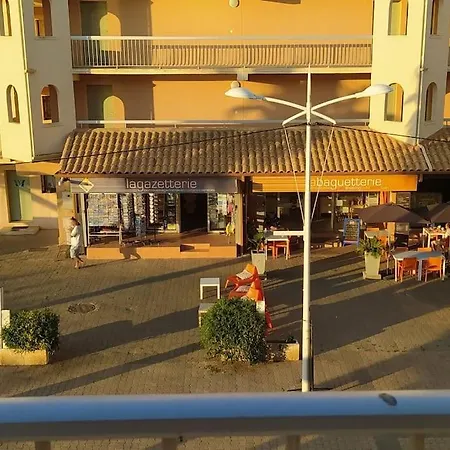 Joli Avec Grande Et Belle Terrasse, Au Pied De La Du Grazel! *
