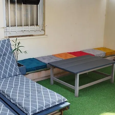 Joli Avec Grande Et Belle Terrasse, Au Pied De La Du Grazel! *