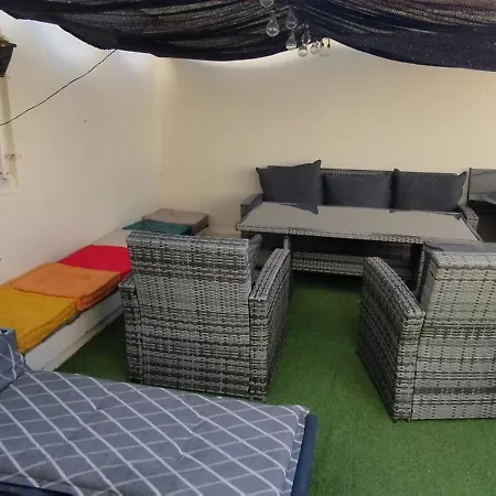 Joli Avec Grande Et Belle Terrasse, Au Pied De La Du Grazel! * Gruissan