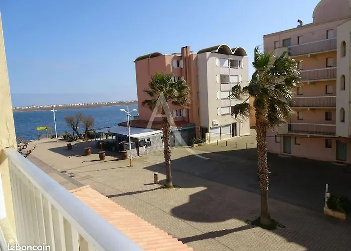 Joli Avec Grande Et Belle Terrasse, Au Pied De La Du Grazel! Gruissan