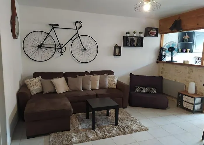 Joli Avec Grande Et Belle Terrasse, Au Pied De La Du Grazel! Lägenhet *