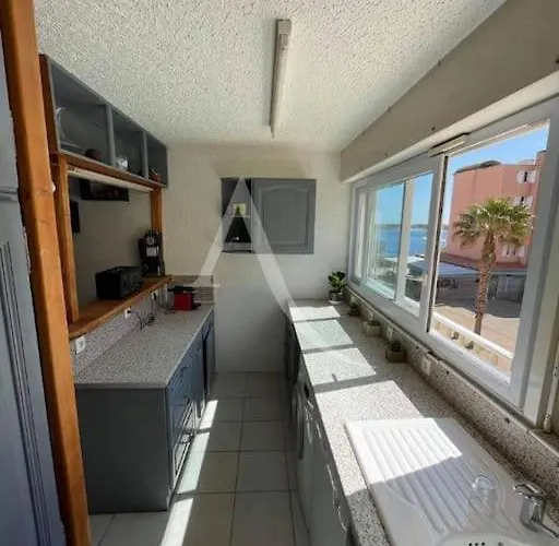 Joli Avec Grande Et Belle Terrasse, Au Pied De La Du Grazel! *